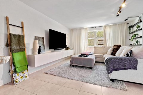 Touwnhouse à louer à South Miami, Floride: 3 chambres, 151.62 m2 № 2377170 - photo 8