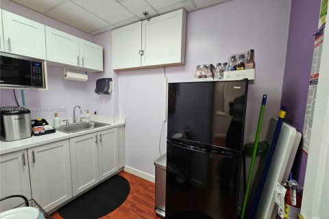 Immobilier commercial à vendre à North Miami, Floride № 1962135 - photo 11