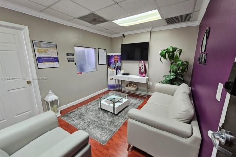 Immobilier commercial à vendre à North Miami, Floride № 1962135 - photo 4