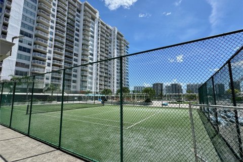 Condo in Aventura, Florida, 1 bedroom  № 2026758 - photo 18
