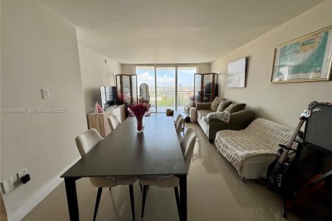 Condo in Aventura, Florida, 1 bedroom  № 2026758 - photo 9