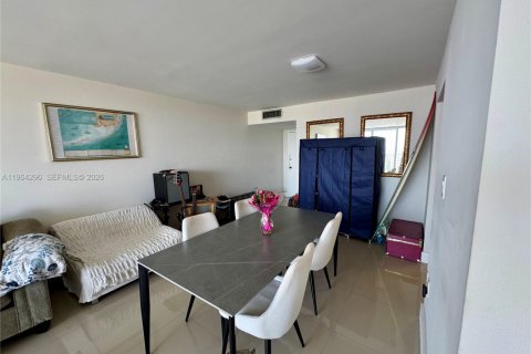 Condo in Aventura, Florida, 1 bedroom  № 2026758 - photo 8