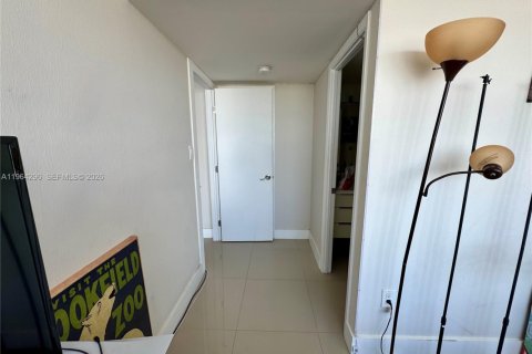 Condo in Aventura, Florida, 1 bedroom  № 2026758 - photo 6