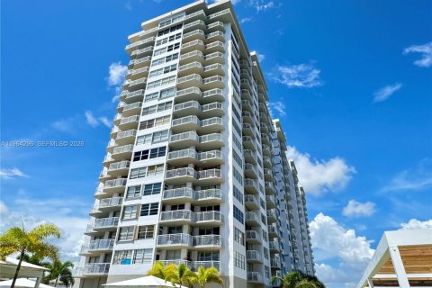 Condo in Aventura, Florida, 1 bedroom  № 2026758 - photo 25