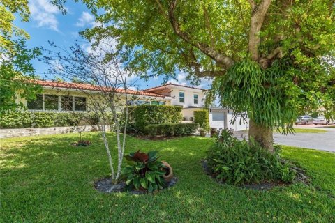 Villa ou maison à vendre à Lighthouse Point, Floride: 4 chambres, 246.93 m2 № 1940028 - photo 1