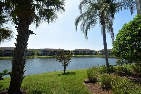 Condo in Sarasota, Florida, 2 bedrooms  № 1615963 - photo 18