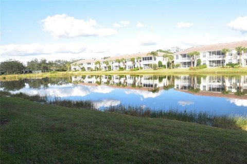 Condo in Sarasota, Florida, 2 bedrooms  № 1615963 - photo 9