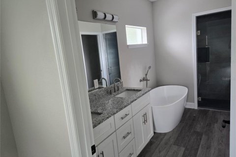 Villa ou maison à louer à Tampa, Floride: 4 chambres, 156.35 m2 № 2403001 - photo 9