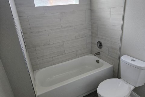 Villa ou maison à louer à Tampa, Floride: 4 chambres, 156.35 m2 № 2403001 - photo 21