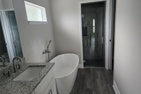 Villa ou maison à louer à Tampa, Floride: 4 chambres, 156.35 m2 № 2403001 - photo 8