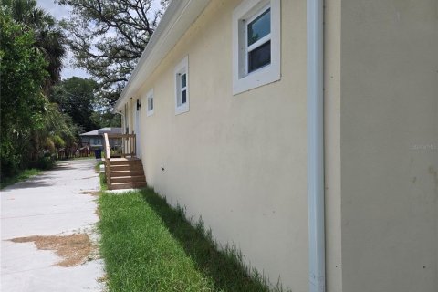 Villa ou maison à louer à Tampa, Floride: 4 chambres, 156.35 m2 № 2403001 - photo 4