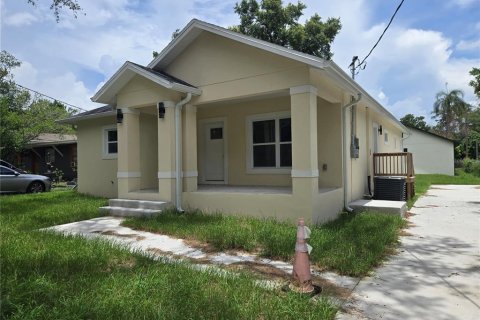 Villa ou maison à Tampa, Floride 4 chambres, 156.35 m2 № 2403001