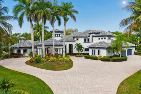 Casa en Weston, Florida 6 dormitorios, 695.65 m2 № 1999687