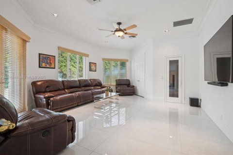 Casa en venta en Weston, Florida, 6 dormitorios, 695.65 m2 № 1999687 - foto 18