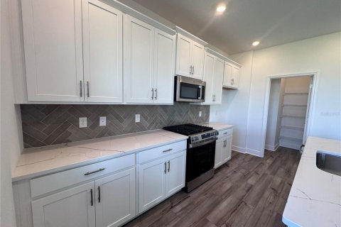 Villa ou maison à louer à Minneola, Floride: 4 chambres, 237.83 m2 № 2429079 - photo 8