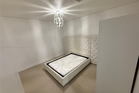 Снять в аренду виллу или дом в Хомстед, Флорида 3 спальни, 126.07м2, № 1975333 - фото 8