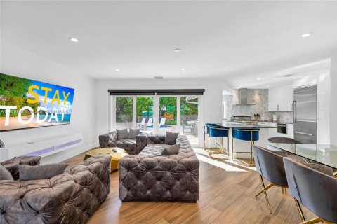 Villa ou maison à louer à Fort Lauderdale, Floride: 4 chambres, 182.92 m2 № 1811586 - photo 9