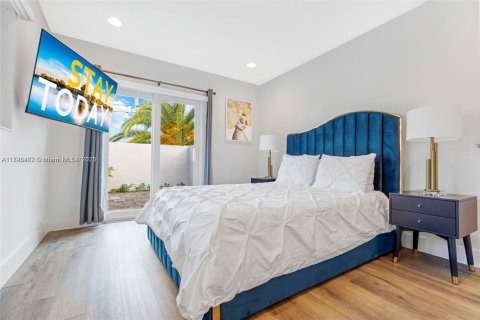 Villa ou maison à louer à Fort Lauderdale, Floride: 4 chambres, 182.92 m2 № 1811586 - photo 24