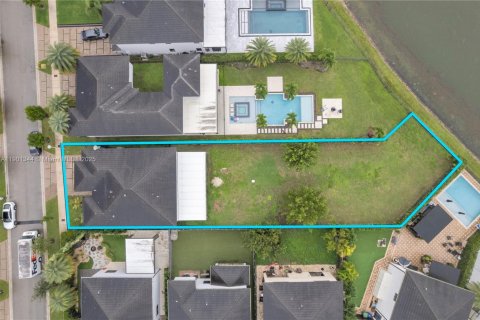 Casa en Miami Lakes, Florida 5 dormitorios, 283.35 m2 № 2017125