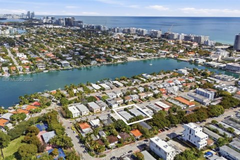 Купить коммерческую недвижимость в Майами-Бич, Флорида № 2032350 - фото 18
