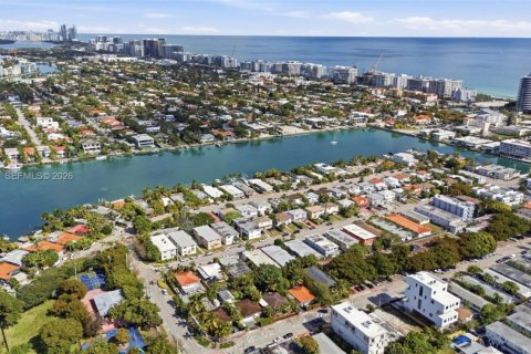 Купить коммерческую недвижимость в Майами-Бич, Флорида № 2032350 - фото 19