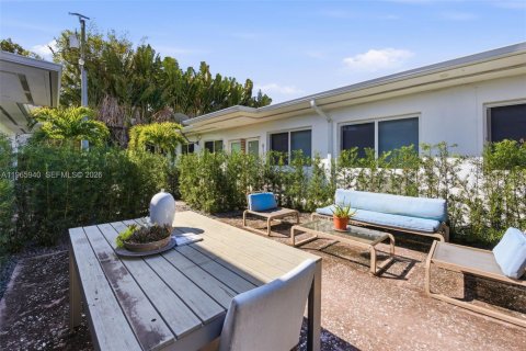 Купить коммерческую недвижимость в Майами-Бич, Флорида № 2032350 - фото 27