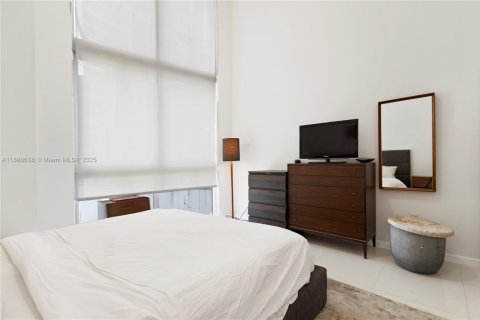 Condo in Miami, Florida, 4 bedrooms  № 1945784 - photo 26