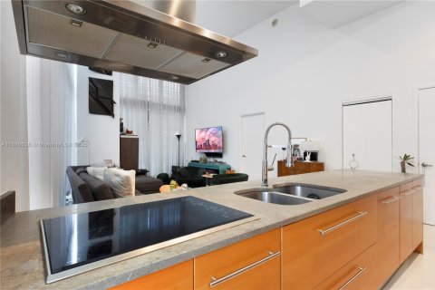 Condo in Miami, Florida, 4 bedrooms  № 1945784 - photo 18