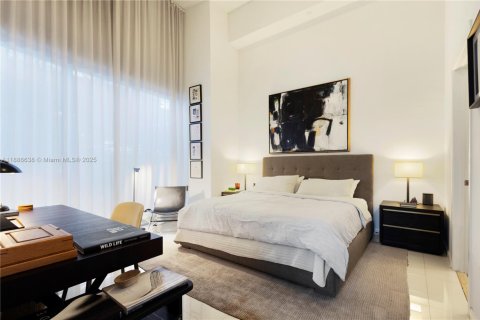 Condo in Miami, Florida, 4 bedrooms  № 1945784 - photo 5