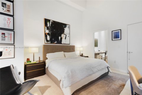 Condo in Miami, Florida, 4 bedrooms  № 1945784 - photo 21