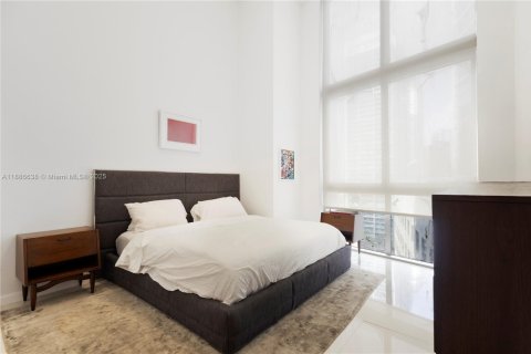 Condo in Miami, Florida, 4 bedrooms  № 1945784 - photo 25