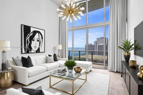 Condo in Miami, Florida, 4 bedrooms  № 1945784 - photo 4