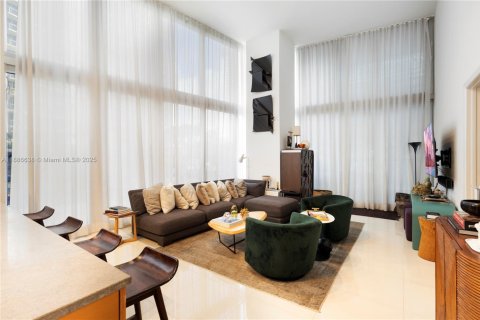 Condo in Miami, Florida, 4 bedrooms  № 1945784 - photo 3