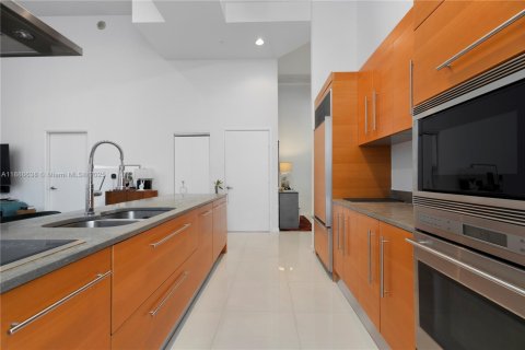 Condo in Miami, Florida, 4 bedrooms  № 1945784 - photo 19