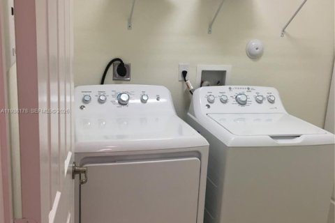 House in Homestead, Florida 5 bedrooms, 296.92 sq.m. № 1996662 - photo 21