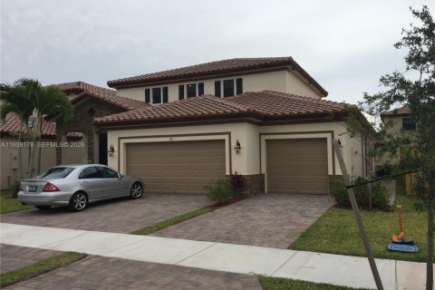 House in Homestead, Florida 5 bedrooms, 296.92 sq.m. № 1996662 - photo 10