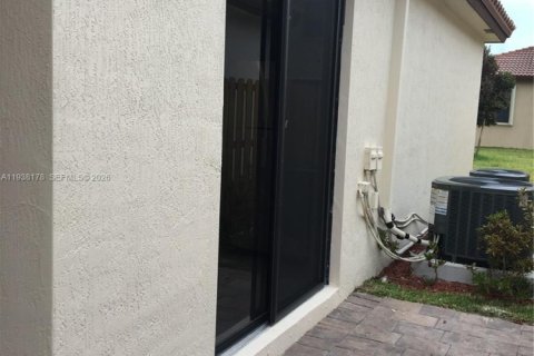 House in Homestead, Florida 5 bedrooms, 296.92 sq.m. № 1996662 - photo 20