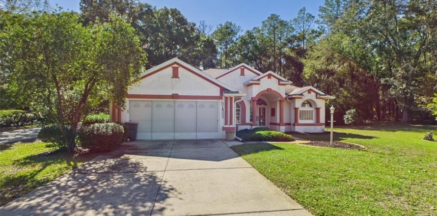 House in Dunnellon, Florida 3 bedrooms, 194.07 sq.m. № 2142541