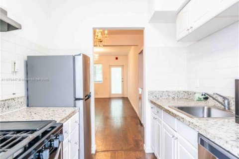 Apartamento en alquiler en Miami Beach, Florida, 41.81 m2 № 1922158 - foto 9