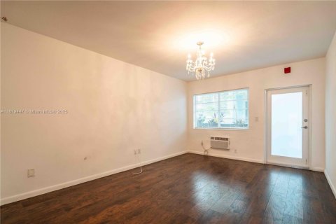 Apartamento en alquiler en Miami Beach, Florida, 41.81 m2 № 1922158 - foto 5