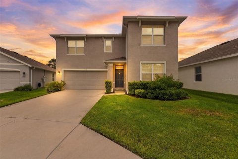 Villa ou maison à Wesley Chapel, Floride 4 chambres, 220.27 m2 № 2356251