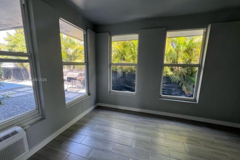 Купить коммерческую недвижимость в Майами, Флорида 198.63м2, № 2045861 - фото 4