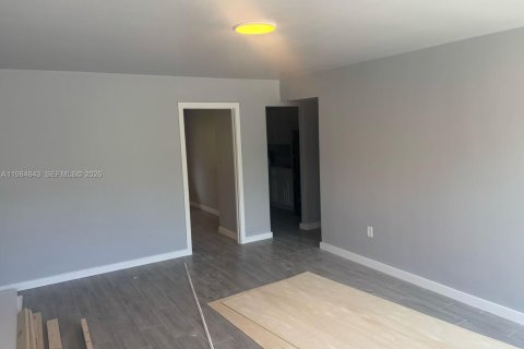 Купить коммерческую недвижимость в Майами, Флорида 198.63м2, № 2045861 - фото 27