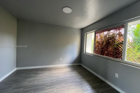 Купить коммерческую недвижимость в Майами, Флорида 198.63м2, № 2045861 - фото 15