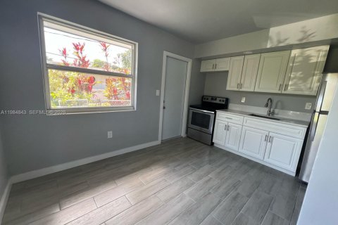 Купить коммерческую недвижимость в Майами, Флорида 198.63м2, № 2045861 - фото 16