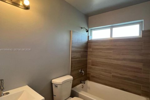 Купить коммерческую недвижимость в Майами, Флорида 198.63м2, № 2045861 - фото 21