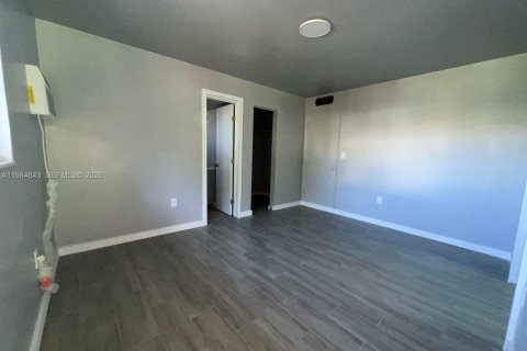 Купить коммерческую недвижимость в Майами, Флорида 198.63м2, № 2045861 - фото 8