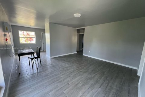 Купить коммерческую недвижимость в Майами, Флорида 198.63м2, № 2045861 - фото 20