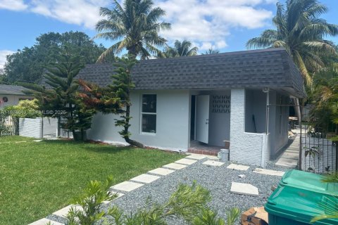 Коммерческая недвижимость в Майами, Флорида 198.63м2 № 2045861