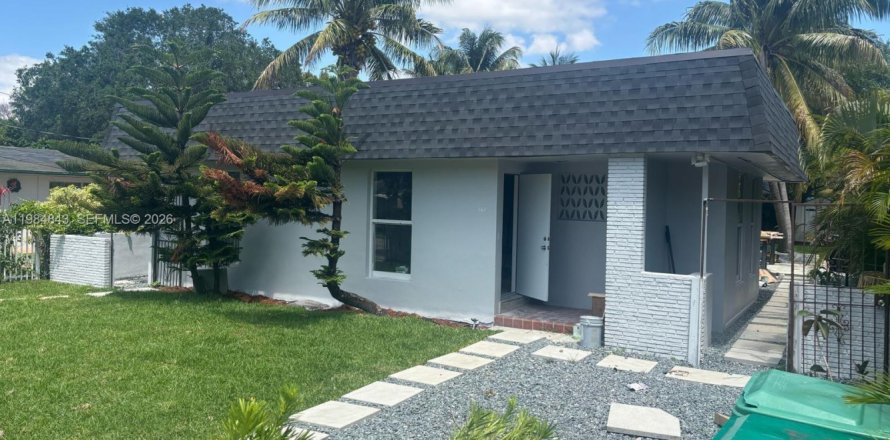 Коммерческая недвижимость в Майами, Флорида 198.63м2 № 2045861